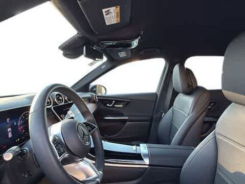 Certified 2025 Mercedes-Benz GLC 300 4MATIC image 4