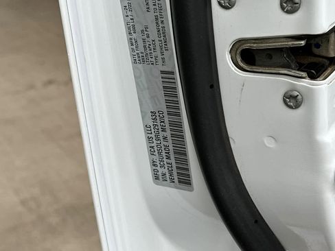 Used 2024 RAM 2500 Big Horn image 32