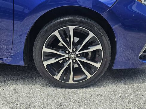 Used 2018 Toyota Corolla SE w/ SE Premium Package FWD image 6