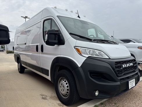 Used 2025 RAM ProMaster 3500 w/ Convenience Group FWD image 2