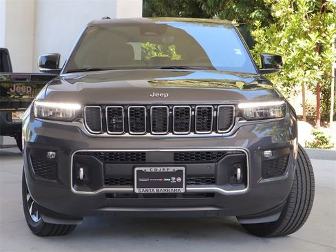New 2023 Jeep Grand Cherokee Overland w/ Luxury Tech Group IV image 3