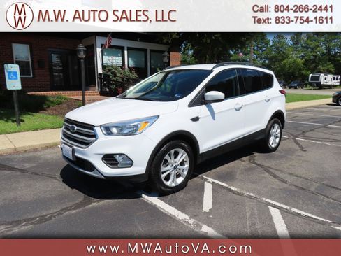 Used 2018 Ford Escape SE FWD image 1