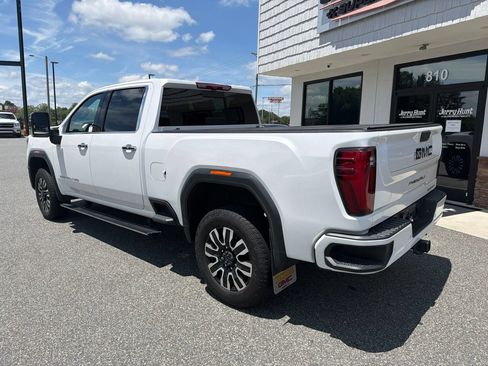 Used 2024 GMC Sierra 2500 Denali Ultimate AWD/4WD image 5