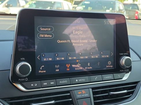 Used 2024 Nissan Altima 2.5 SR FWD image 29
