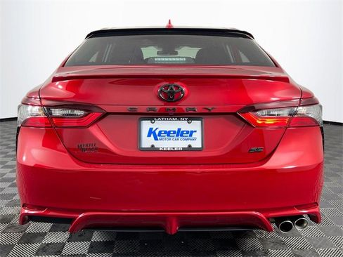 Used 2024 Toyota Camry SE image 5