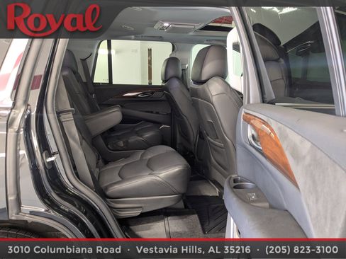 Used 2020 Cadillac Escalade Luxury RWD image 10