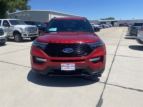 Used 2024 Ford Explorer ST w/ Equipment Group 401A AWD/4WD image 2