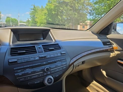 Used 2009 Honda Accord EX-L image 16