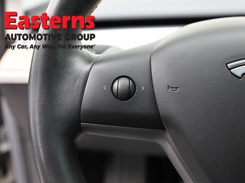 Used 2019 Tesla Model 3 Standard Range image 15
