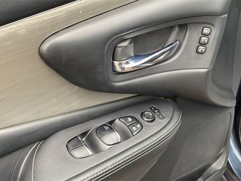 Used 2018 Nissan Murano Platinum w/ Cargo Package image 18