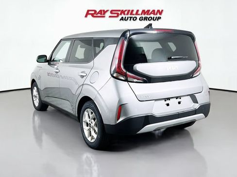Used 2024 Kia Soul LX w/ Option Group 015 FWD image 5
