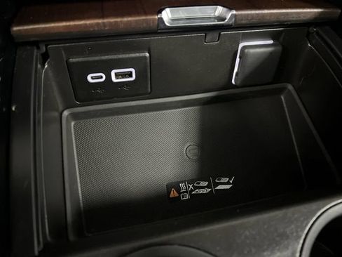 Certified 2024 GMC Yukon Denali Ultimate AWD/4WD image 36