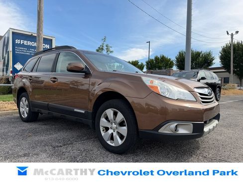 Used 2012 Subaru Outback 2.5i Premium w/ All-Weather Pkg AWD/4WD image 1