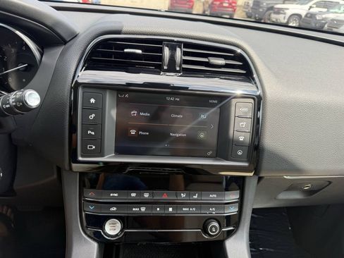 Used 2017 Jaguar F-PACE Premium AWD/4WD image 25