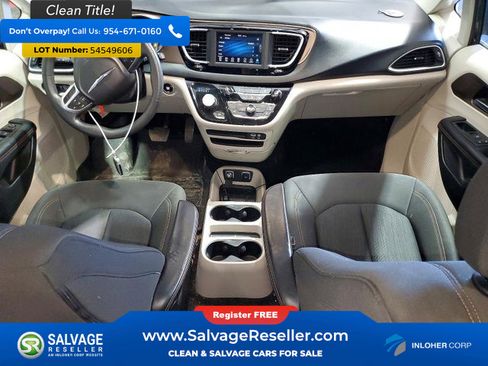 Used 2019 Chrysler Pacifica Touring FWD image 11