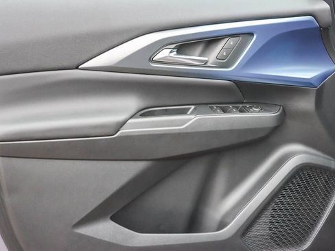 New 2026 Chevrolet Equinox EV LT image 19