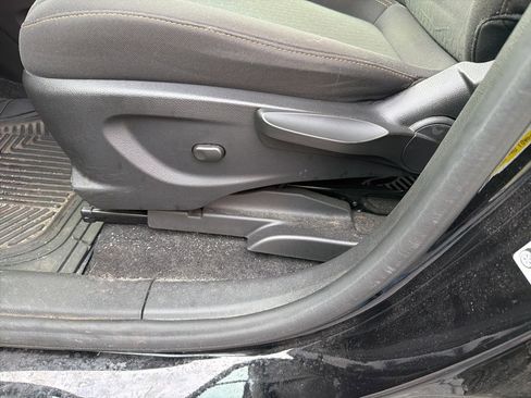 Certified 2022 Chevrolet Trax LS w/ Tint and Cruise Package image 13