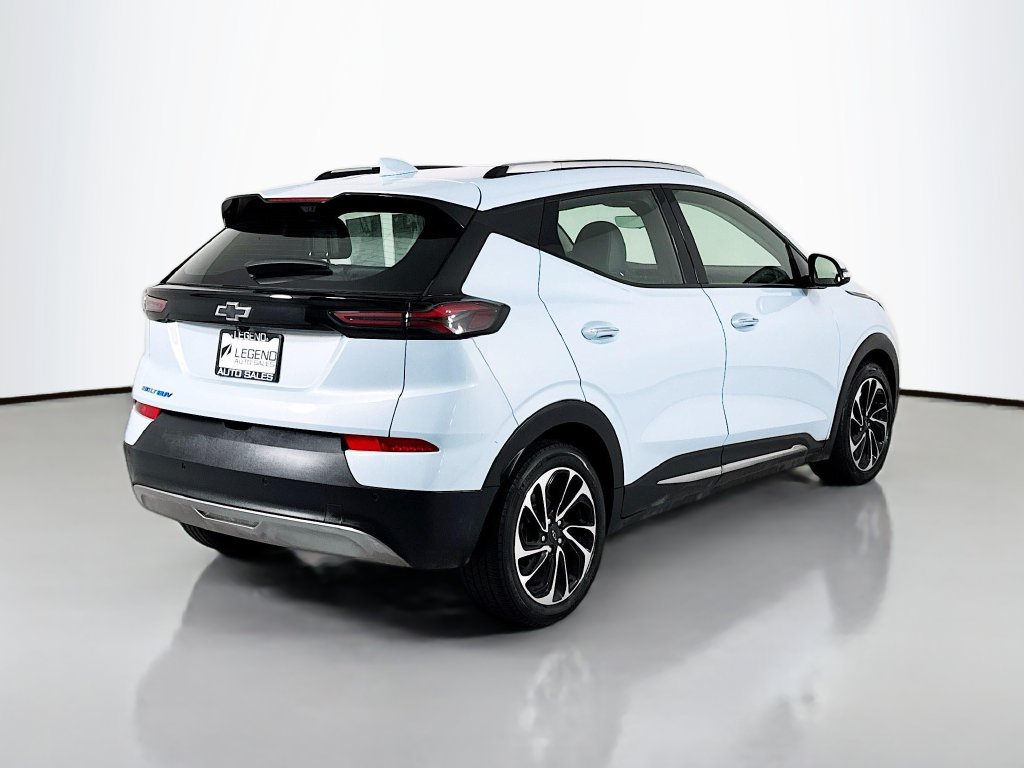 Used 2023 Chevrolet Bolt EUV Premier w/ Sun & Sound Package FWD image 6
