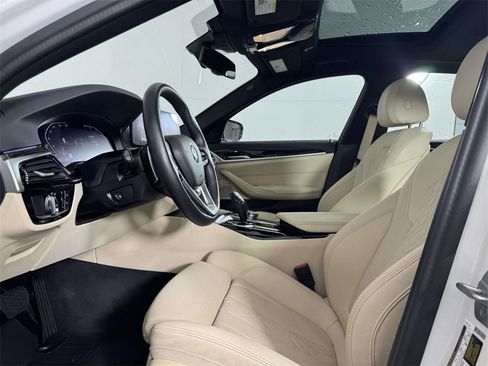 Used 2023 BMW 530i xDrive w/ Convenience Package image 4
