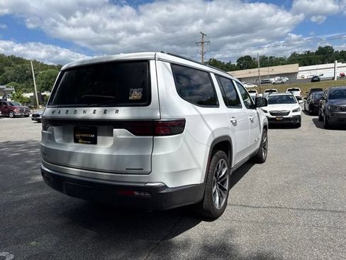 Used 2022 Jeep Wagoneer Series III w/ Premium Group I AWD/4WD image 6