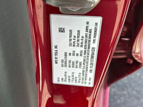 Used 2024 Tesla Model 3 Performance AWD/4WD image 29
