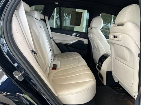 Used 2022 BMW X5 sDrive40i w/ M Sport Package RWD image 29