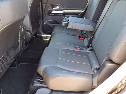 Used 2024 Mercedes-Benz GLB 250 image 23