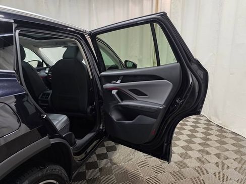 Certified 2025 Volkswagen Tiguan SE w/ Panoramic Sunroof Package image 31