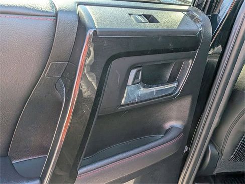 Used 2021 Toyota 4Runner Venture image 30