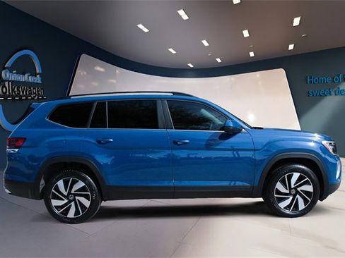 Certified 2025 Volkswagen Atlas SE image 4