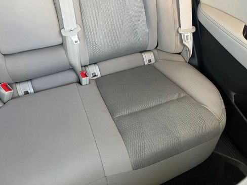 Used 2025 Nissan Rogue SV image 39