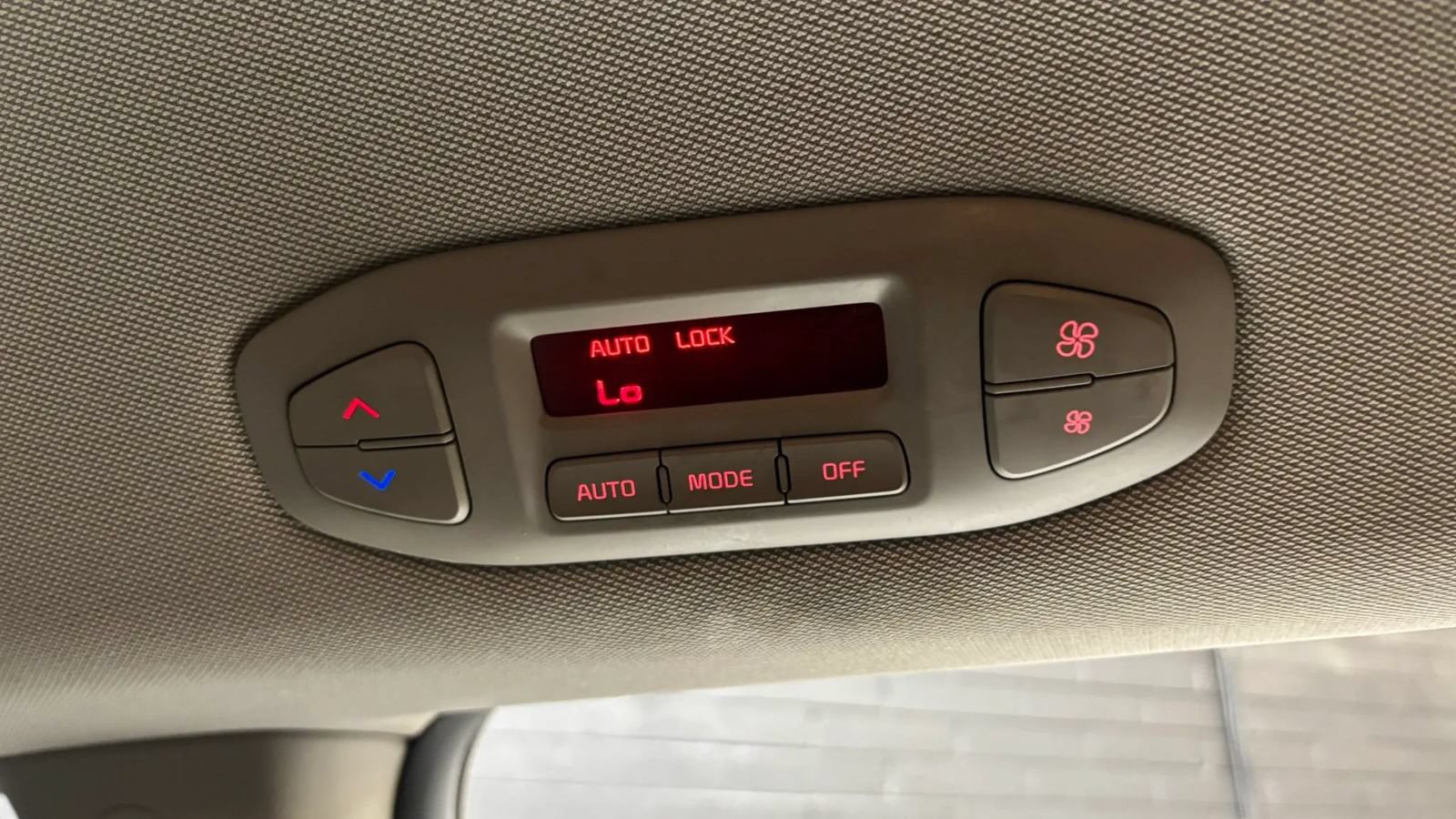 Used 2018 Kia Sedona EX FWD image 12