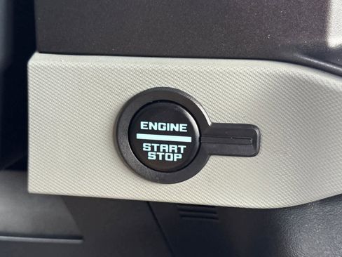 Used 2023 Ford Bronco Badlands image 25