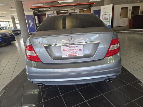 Used 2010 Mercedes-Benz C 300 Sedan w/ Multimedia Pkg image 5