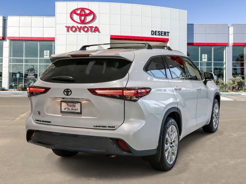 New 2026 Toyota Highlander Limited image 7
