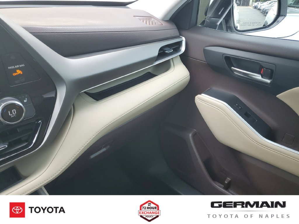 Used 2021 Toyota Highlander XLE FWD image 36