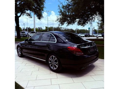 Used 2018 Mercedes-Benz C 300 Sedan image 7