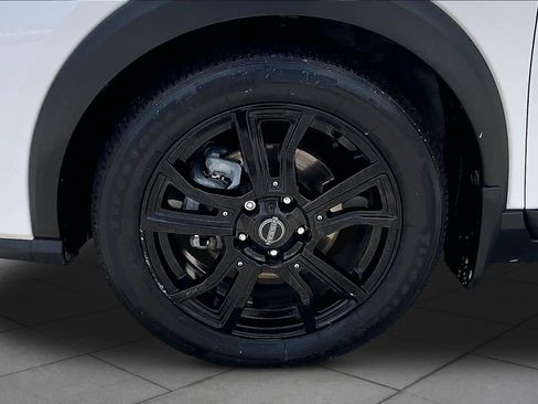 Used 2023 Nissan Kicks SV FWD image 11