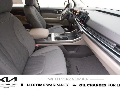 New 2026 Kia Carnival LX image 16