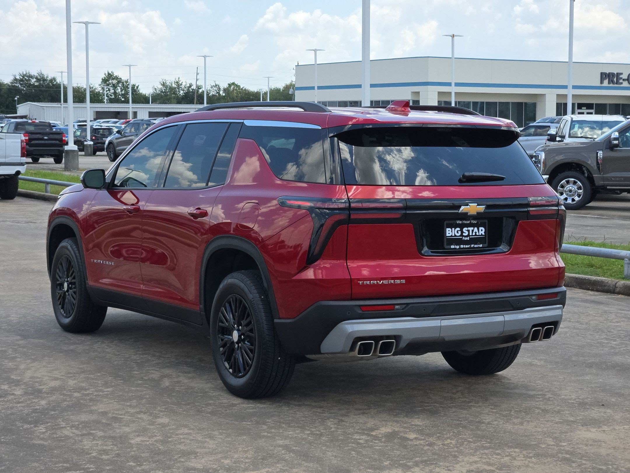 Used 2026 Chevrolet Traverse LT w/ Driver Confidence Package FWD image 6