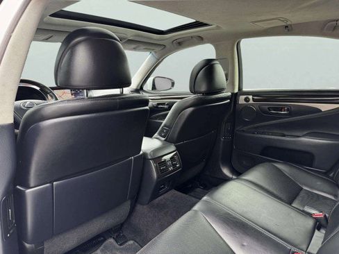 Used 2015 Lexus LS 460 image 36