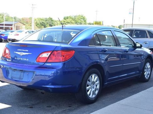 Used 2010 Chrysler Sebring Touring FWD image 8