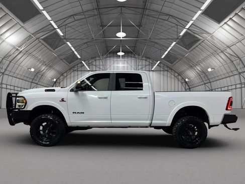 Used 2022 RAM 2500 Laramie AWD/4WD image 2
