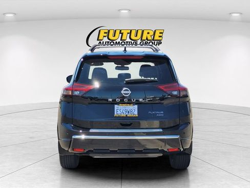 Certified 2026 Nissan Rogue Platinum w/ Platinum Premium Package AWD/4WD image 8