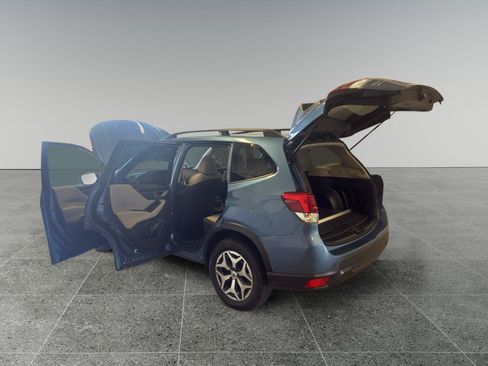 Used 2021 Subaru Forester Premium AWD/4WD image 12