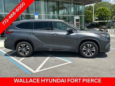 Used 2020 Toyota Highlander XLE FWD image 5