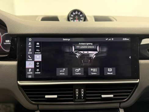 Used 2019 Porsche Cayenne S w/ Premium Plus Package AWD/4WD image 76