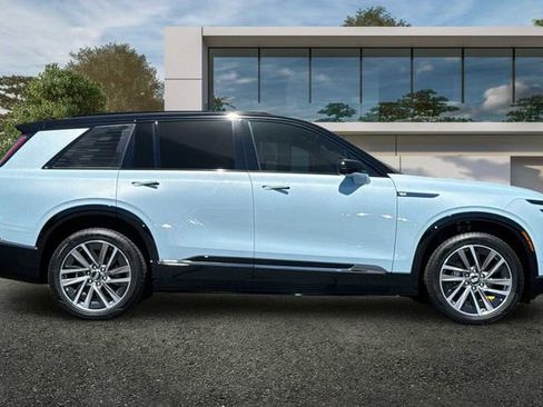 New 2026 Cadillac Vistiq Sport w/ LPO, Floor Liner Package image 3