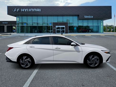 New 2026 Hyundai Elantra Limited FWD image 28