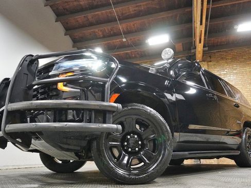 Used 2021 Chevrolet Tahoe 4WD image 3
